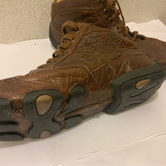 TRASK Kalispell Brown Leather Chukka Boots 10.5M